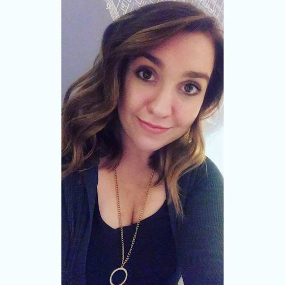 Meet your Posher, Katie - Picture 1 of 1